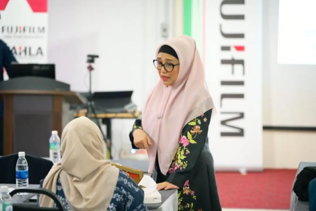 UNAIR Soroti Keunggulan Pencitraan Medis di Daerah Pedesaan dan Skrining Tuberkulosis dalam Kursus Fisika Medis UPM–FUJIFILM