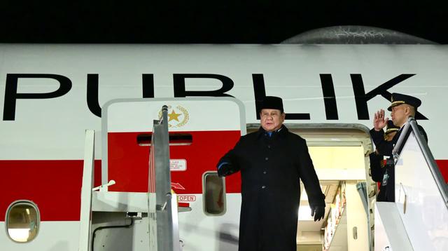 Prabowo Melanjutkan Diplomasi: Usai Bertemu Putin, Mengunjungi Macron di Paris